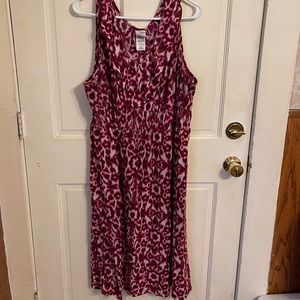 Spring/summer dress in warm colors of red/ pink “Just My Size “ size 4X (26/28W)